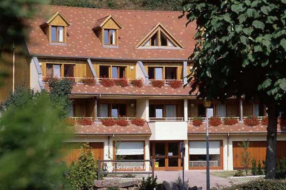 Photo de Hôtel Les Remparts