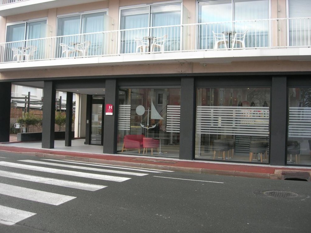 Photo de Hôtel Le Nautic