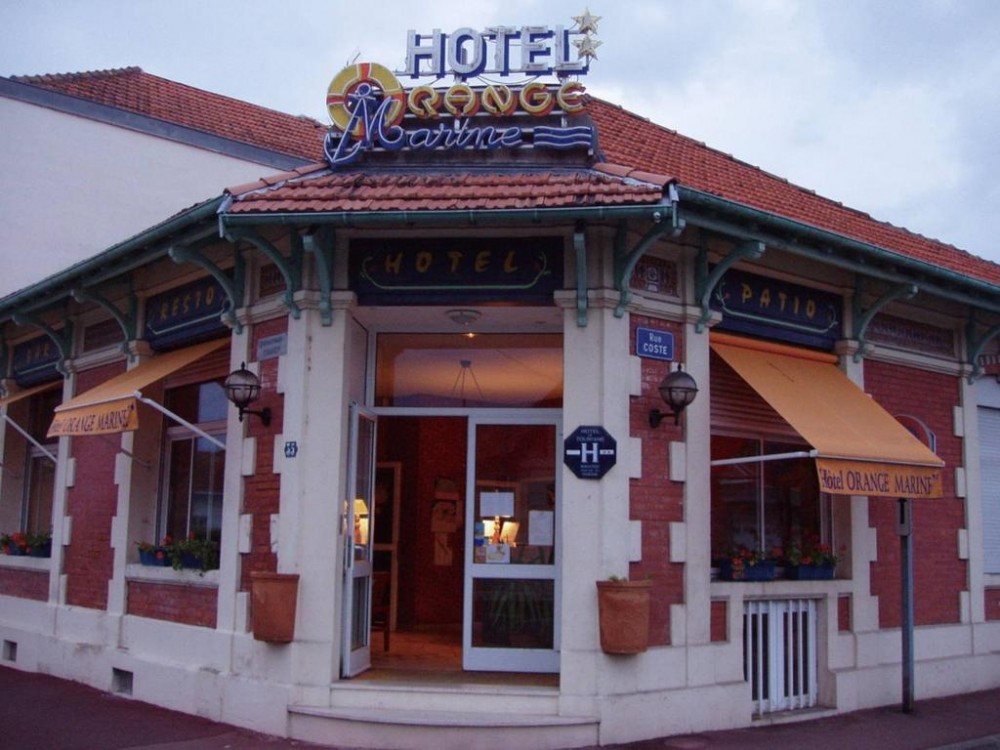 Photo de Hôtel Orange Marine