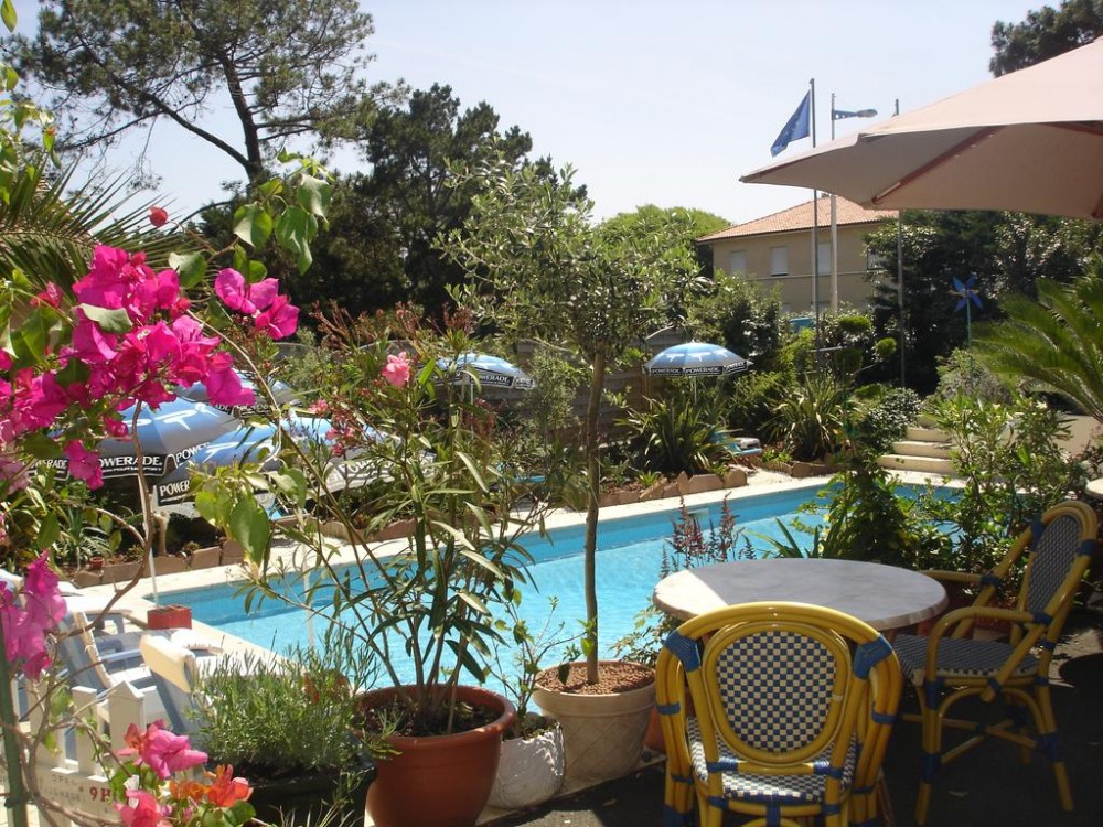 Photo de Hôtel Aquitaine