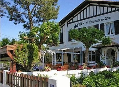 Photo de Hôtel Restaurant l'Emeraude des Bois