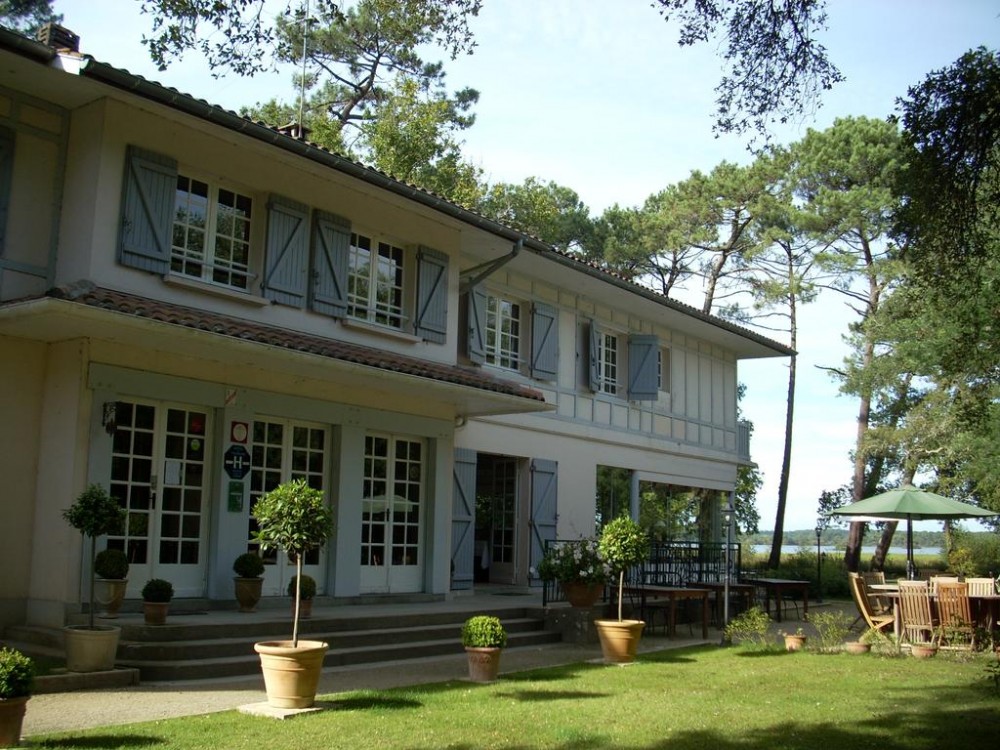 Photo de Villa de l'Etang Blanc
