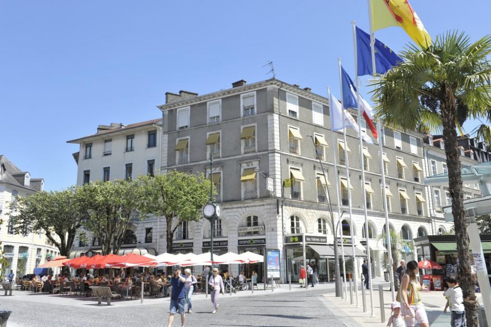 Photo de Hôtel Le Bourbon
