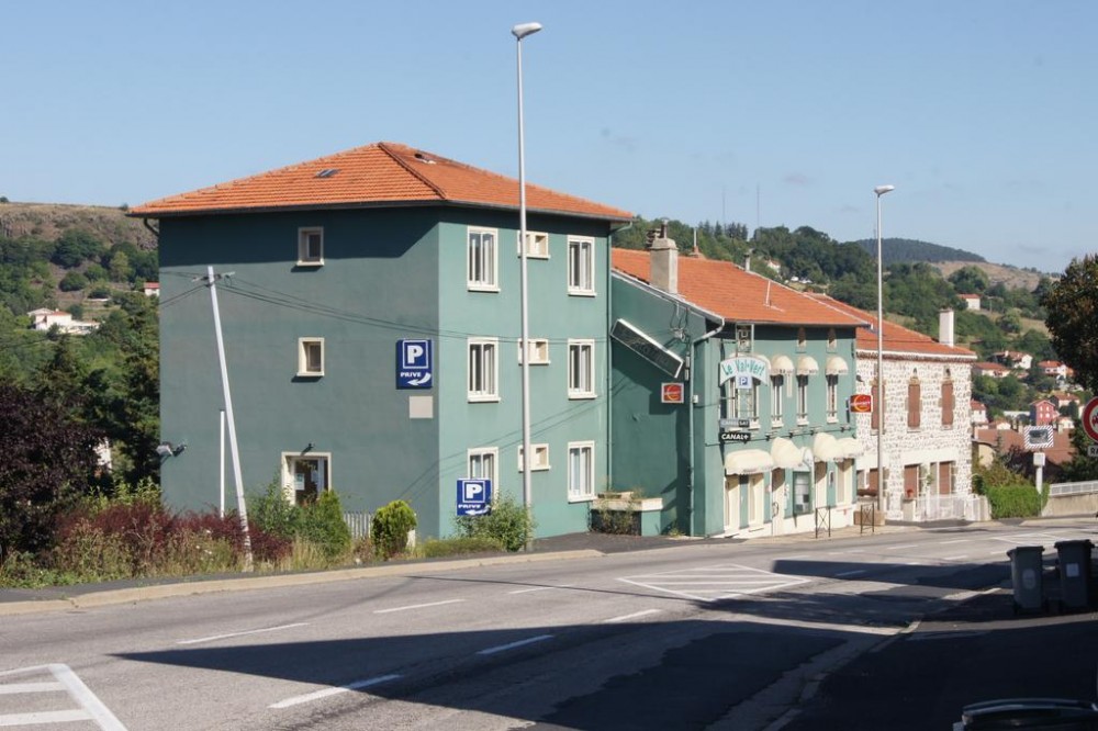 Photo de Hôtel Le Val Vert
