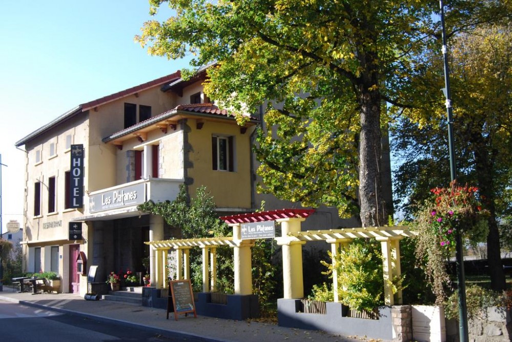Photo de Hôtel Restaurant les Platanes