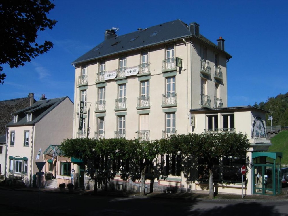 Photo de Hôtel Au Val Doré