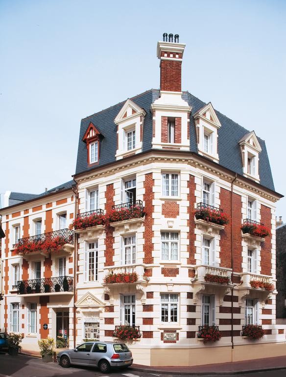 Photo de Hôtel Le Fer à Cheval