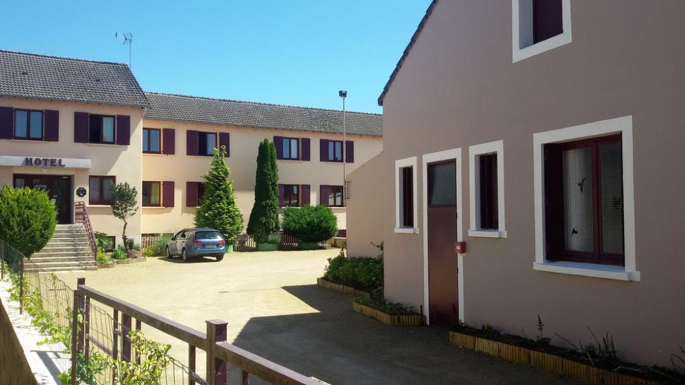 Photo de Hôtel Le Merle Blanc