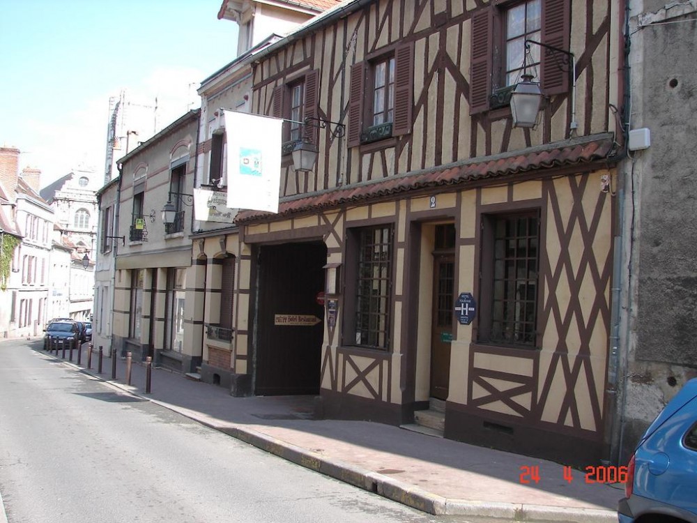 Photo de Hôtel Restaurant De Seignelay