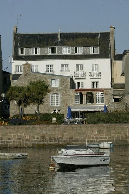 Photo de Hôtel du Centre - Chez Janie