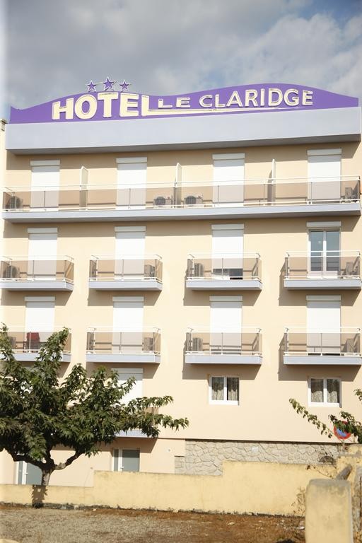 Photo de Hôtel Le Claridge