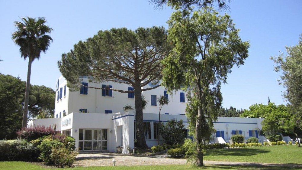Photo de Hôtel Bellevue