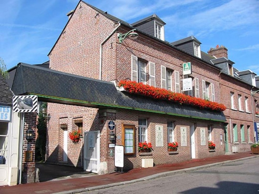 Photo de Logis Hôtel Restaurant La Paix