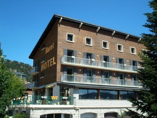 Photo de Llaret Hôtel
