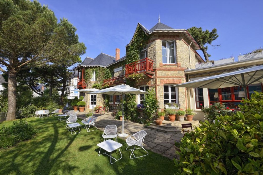 Photo de Hôtel Le Saint Christophe