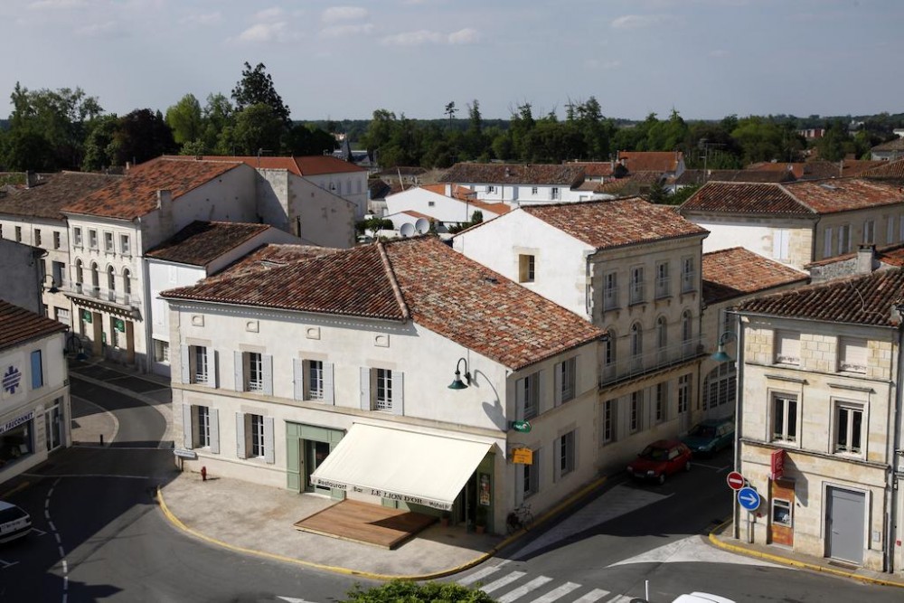 Photo de Hôtel Le Lion d'Or