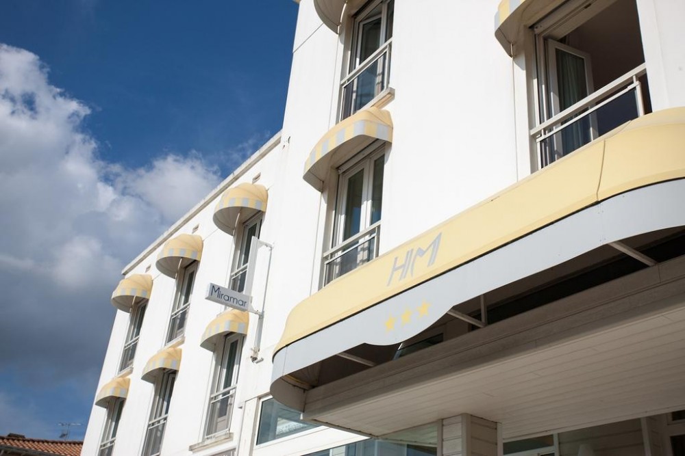 Photo de Hôtel Miramar