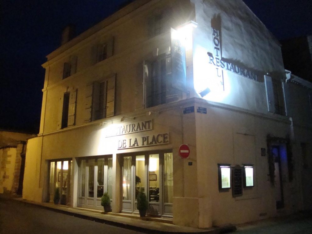 Photo de Hôtel Restaurant de La Place