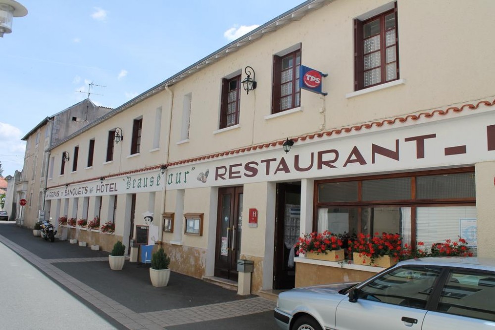 Photo de Hôtel Beauséjour