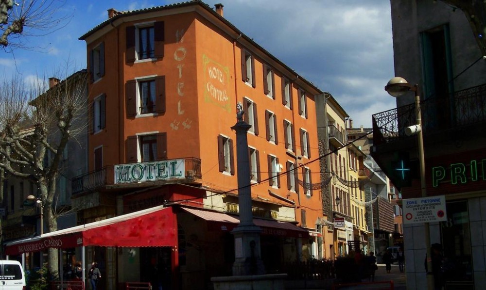 Photo de Hôtel Central