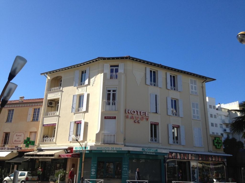 Photo de Hôtel Savoy