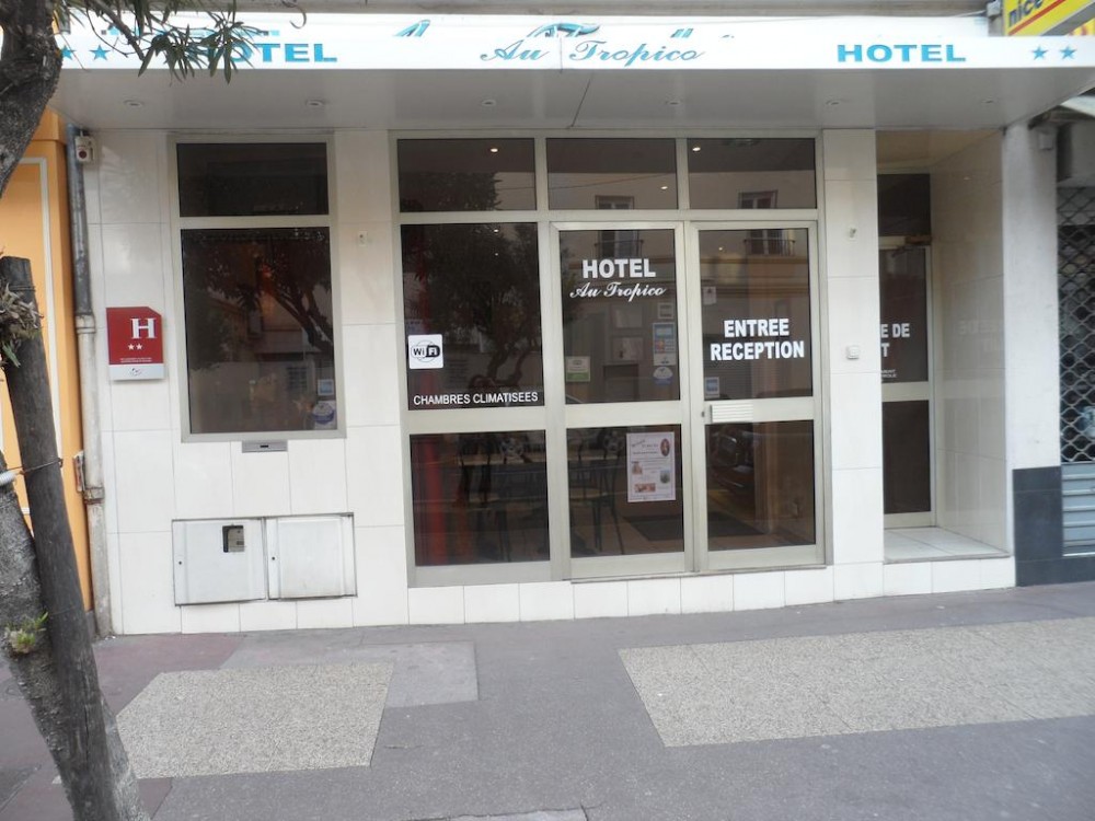 Photo de Hôtel Au Tropico