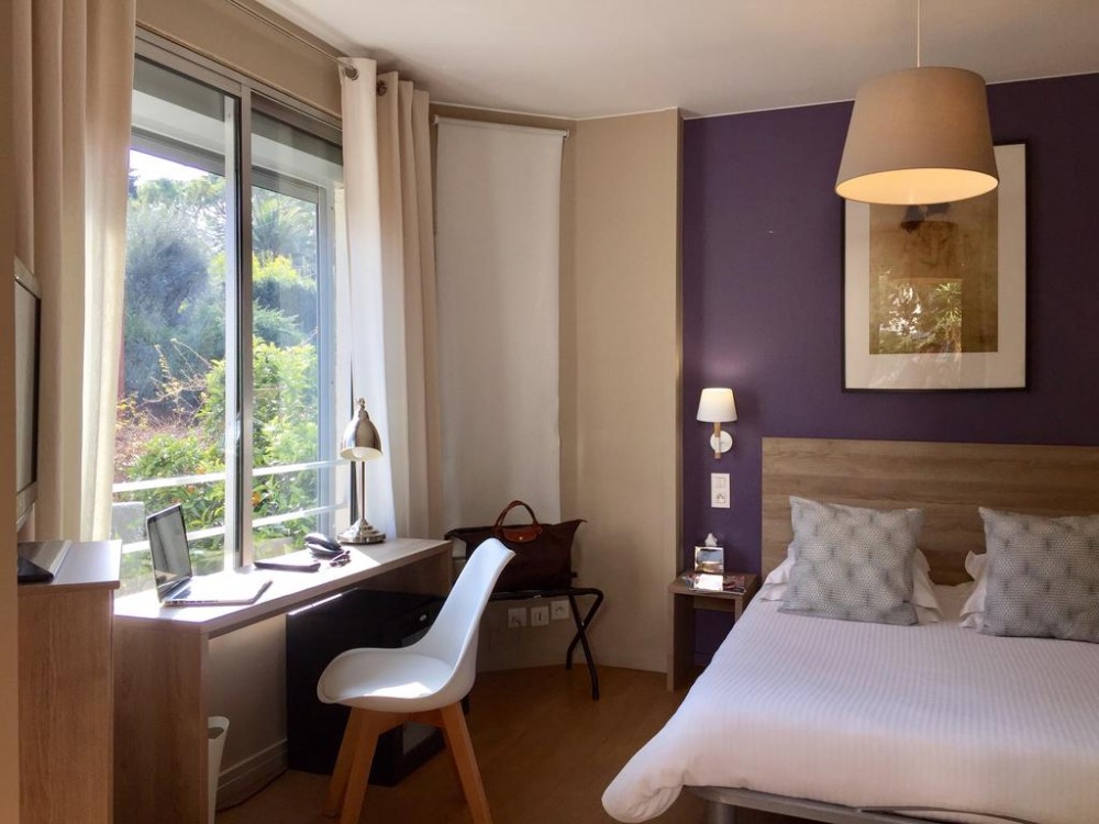 Photo de Hôtel Le Petit Castel