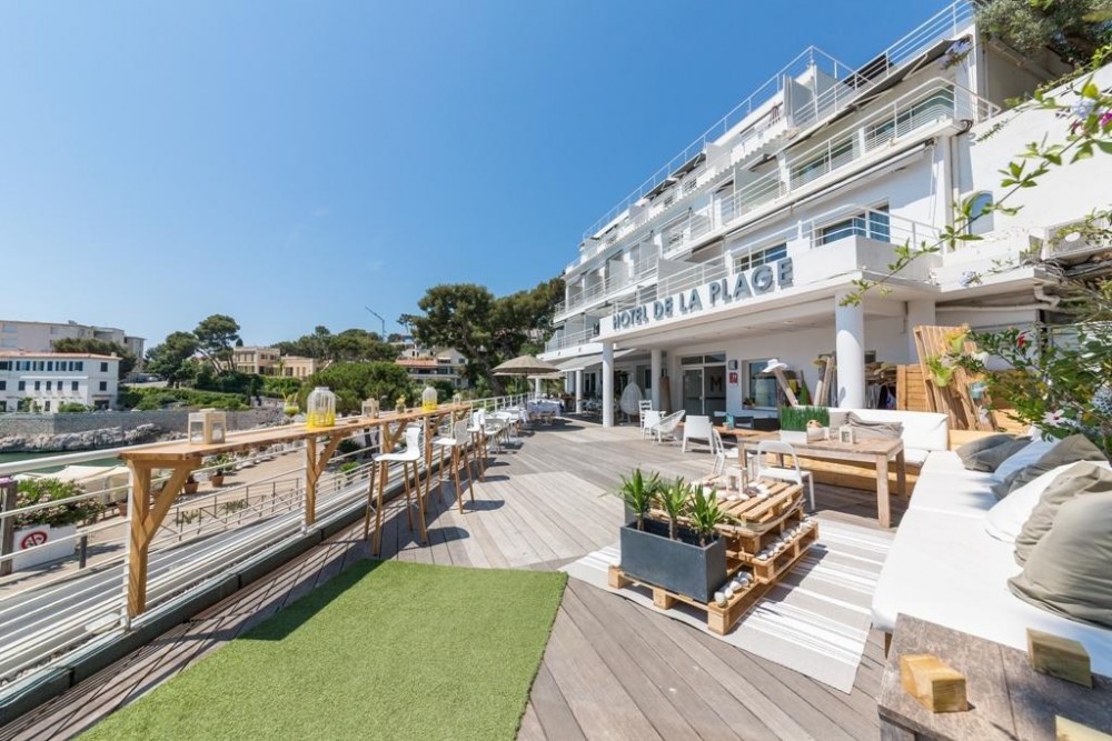 Photo de Hôtel De La Plage - Mahogany
