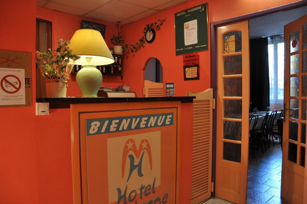 Photo de Hôtel Moderne