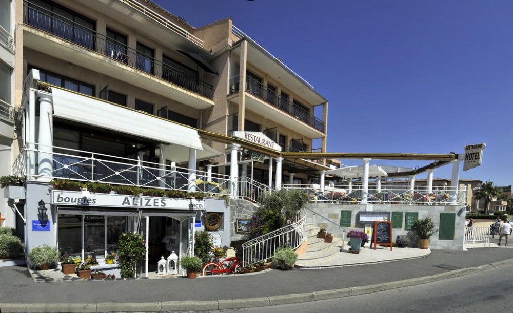 Photo de Hôtel Les Alizés