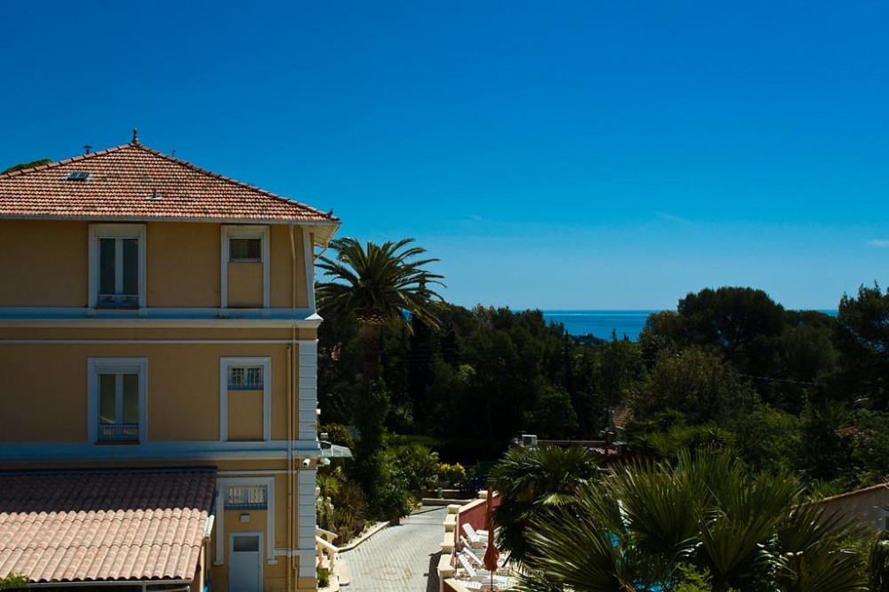 Photo de Hôtel Les Amandiers