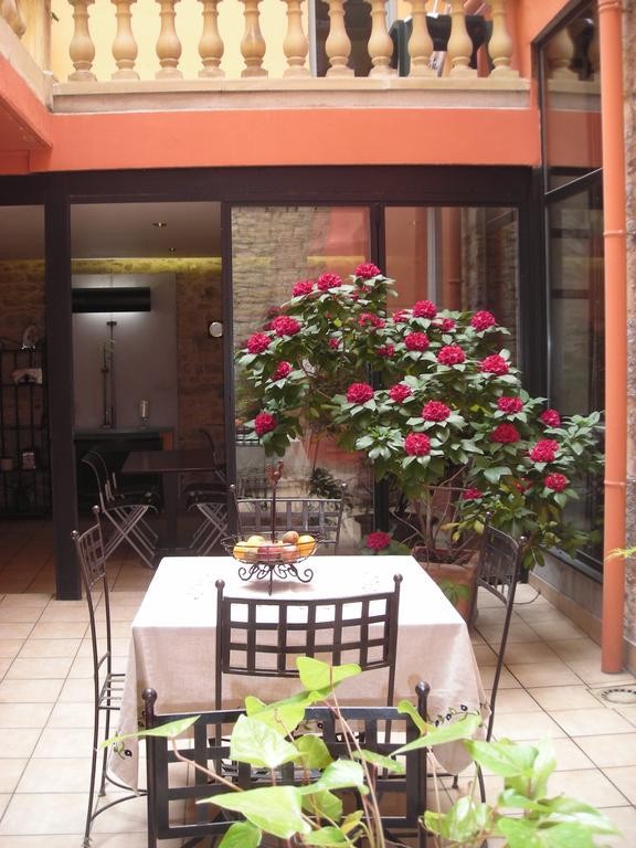Photo de Hôtel Au Patio Morand