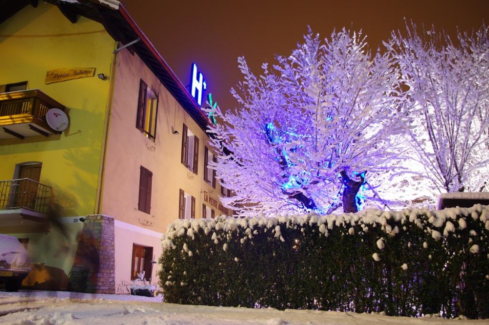 Photo de Hôtel La Petite Auberge
