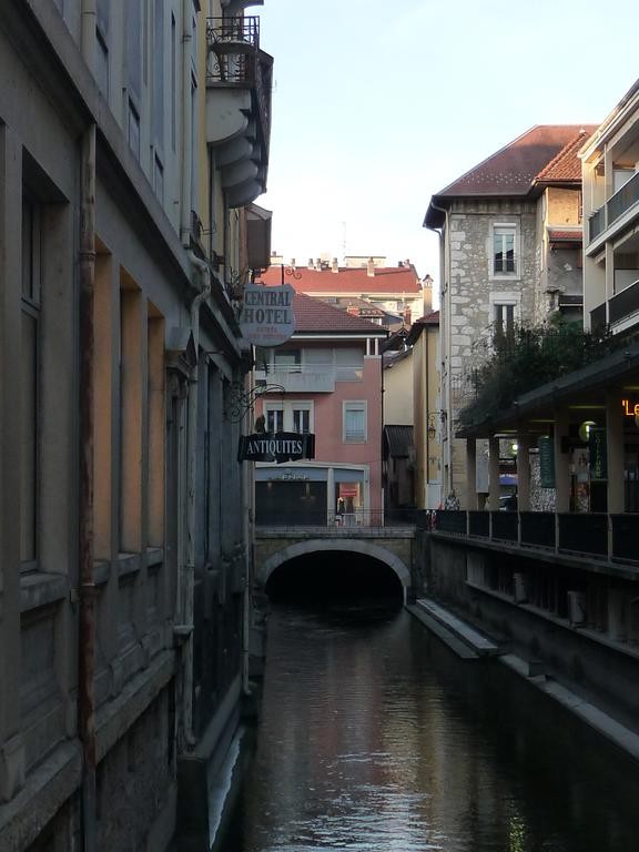 Photo de Hôtel Central