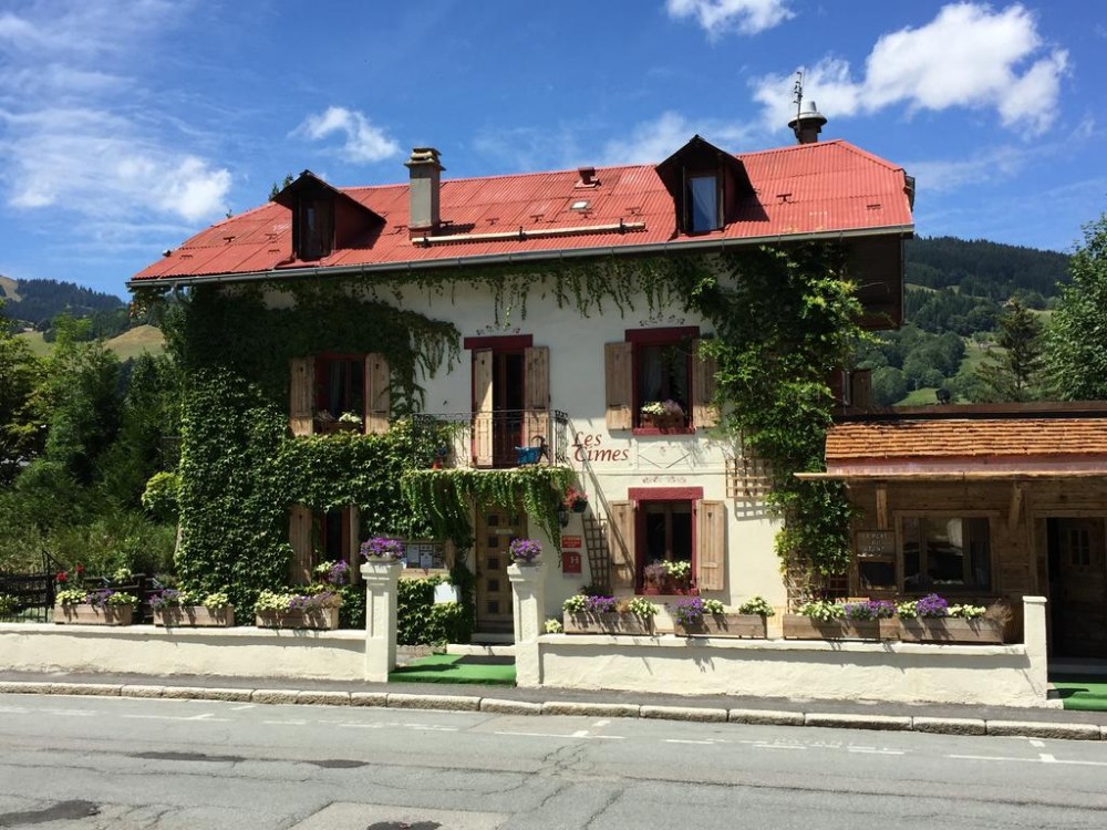Photo de Hôtel Les Cimes
