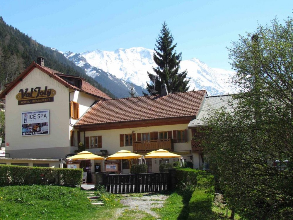 Photo de Hôtel Val Joly