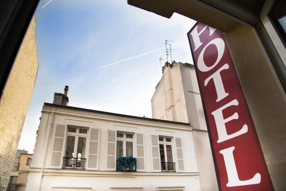 Photo de Comfort Hôtel André Latin Paris 5