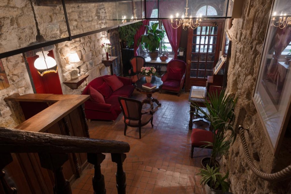 Photo de Hôtel Esmeralda